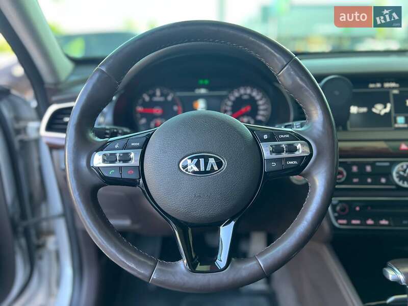 Седан Kia K7 2017 в Одессе