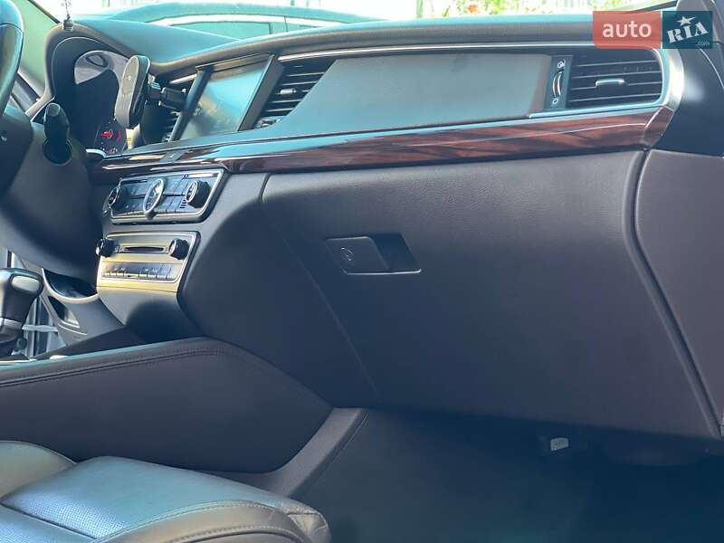 Седан Kia K7 2017 в Одессе