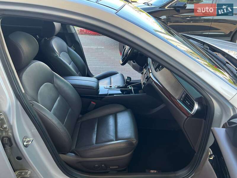 Седан Kia K7 2017 в Одессе