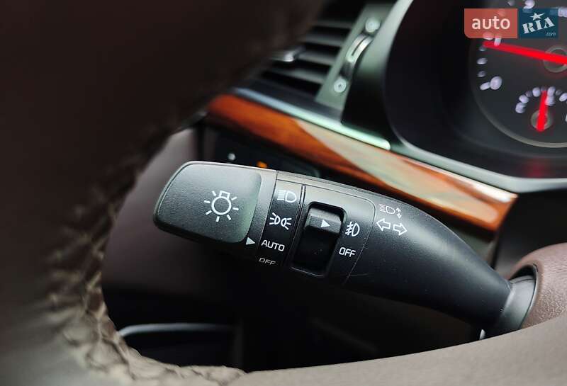 Седан Kia K7 2017 в Виннице