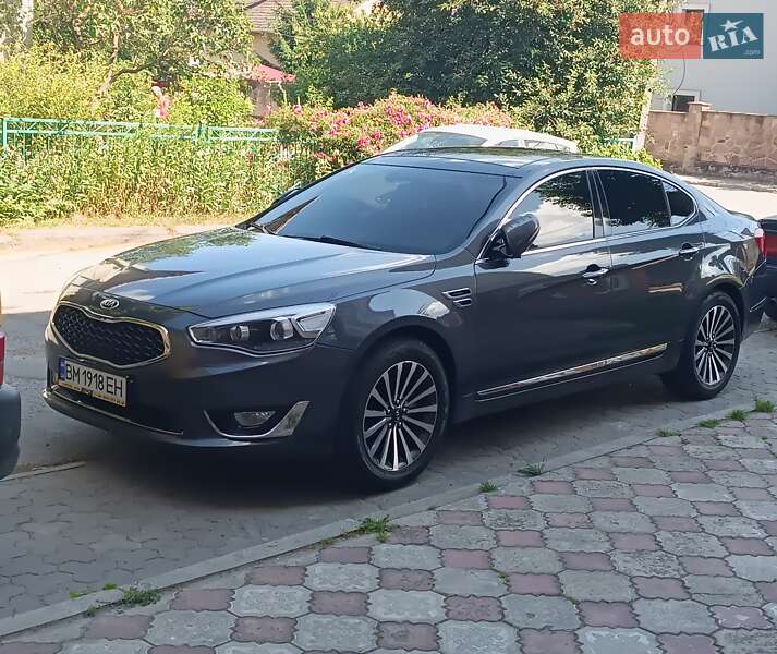 Седан Kia K7 2013 в Бурыни