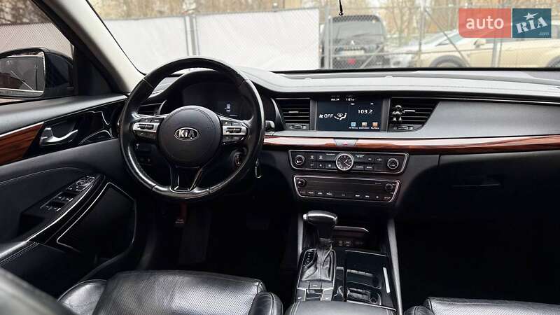 Седан Kia K7 2017 в Одессе