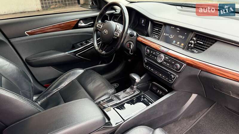 Седан Kia K7 2017 в Одессе