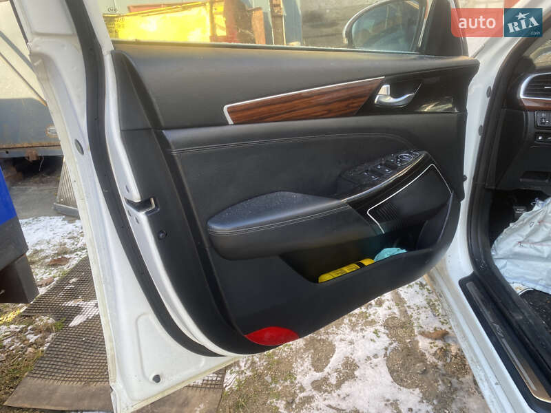 Седан Kia K7 2016 в Николаеве