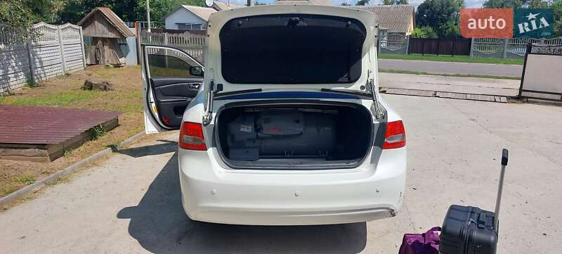 Седан Kia Lotze 2010 в Києві