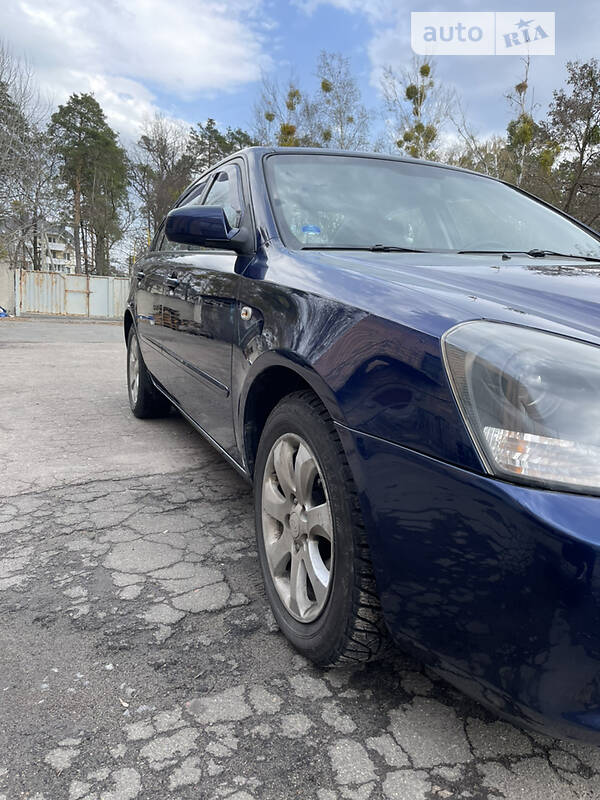 Седан Kia Magentis 2006 в Буче