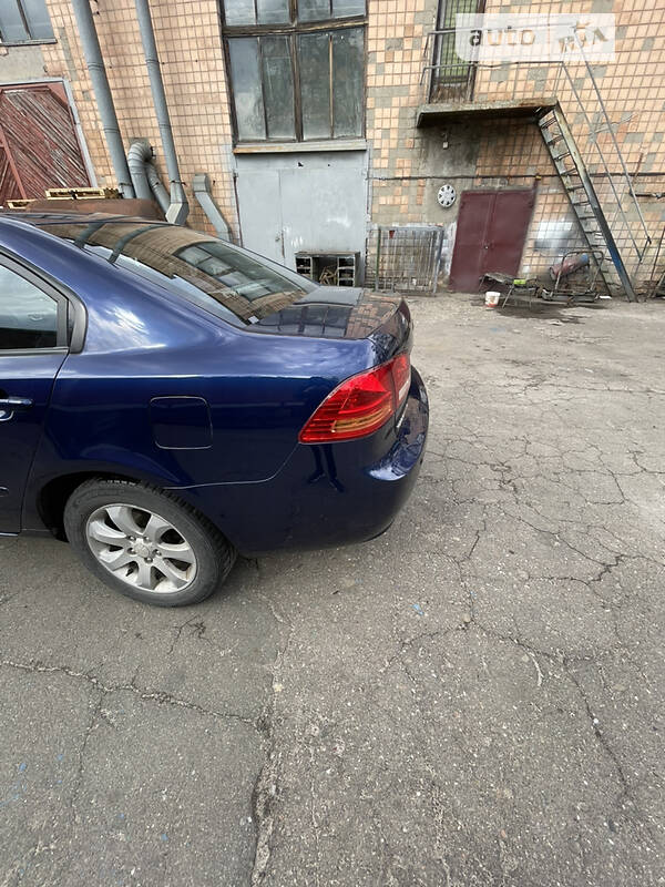 Седан Kia Magentis 2006 в Буче