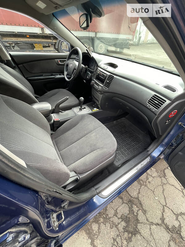 Седан Kia Magentis 2006 в Буче