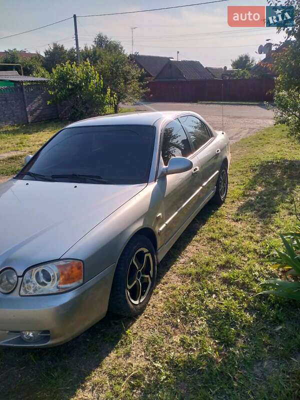 Седан Kia Magentis 2004 в Дніпрі