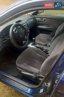 Седан Kia Magentis 2007 в Сновську