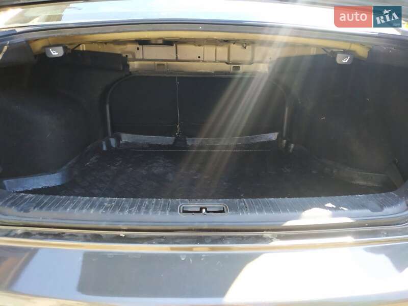 Седан Kia Magentis 2008 в Львові