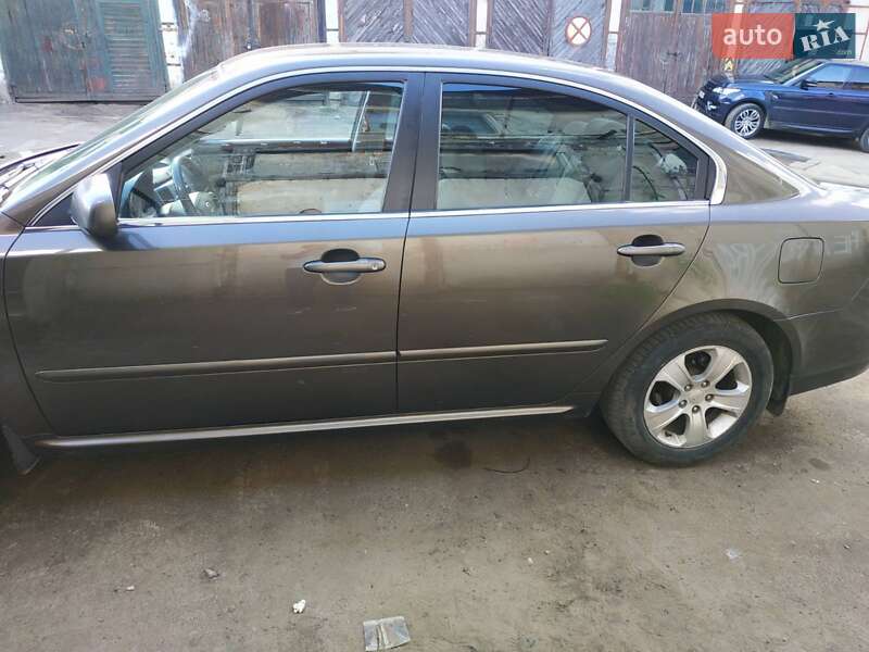 Седан Kia Magentis 2008 в Львові