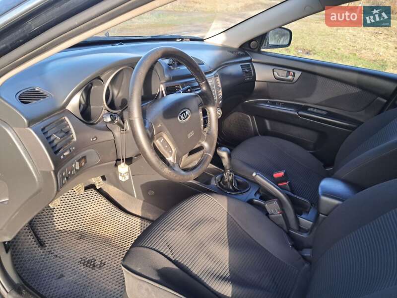 Седан Kia Magentis 2008 в Львове