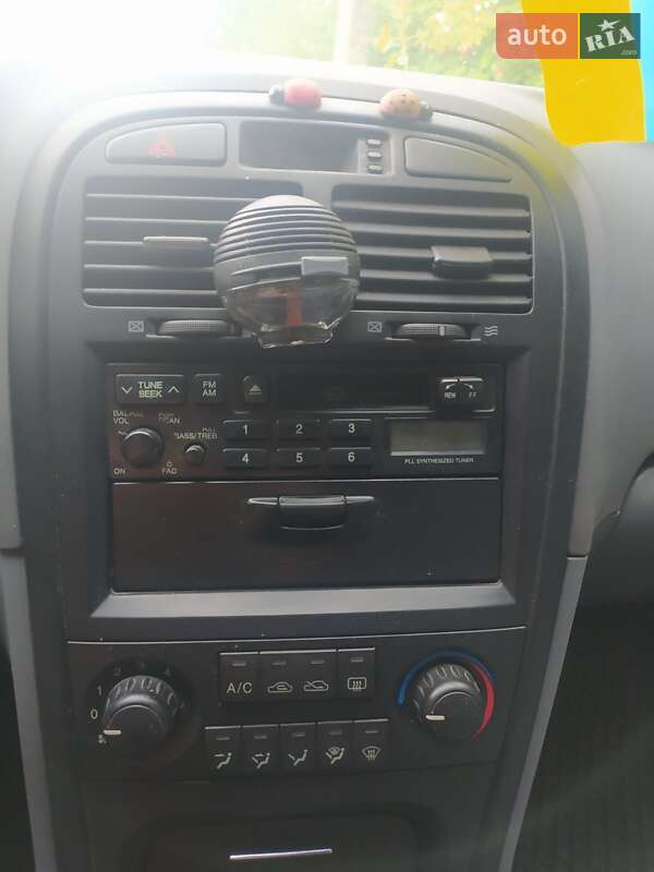 Седан Kia Magentis 2004 в Монастириській