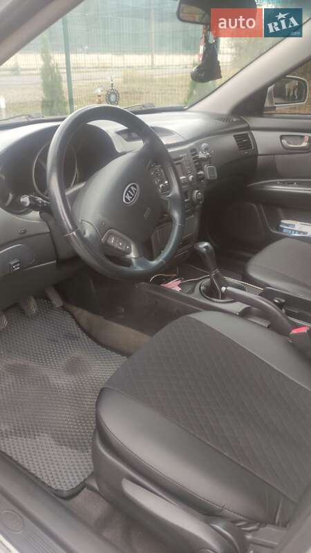 Седан Kia Magentis 2009 в Надвірній