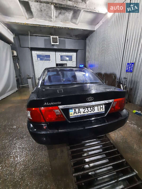 Седан Kia Magentis 2004 в Ромнах