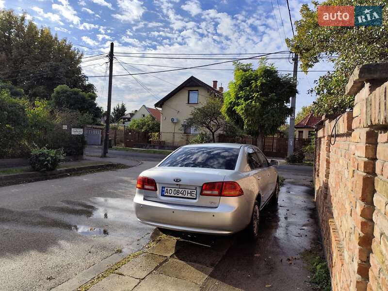 Седан Kia Magentis 2006 в Ужгороді