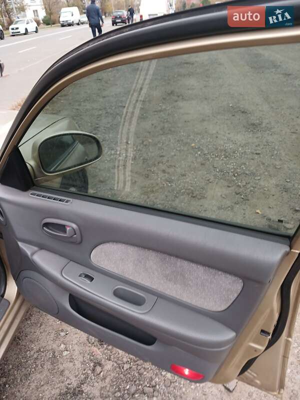 Седан Kia Magentis 2001 в Києві