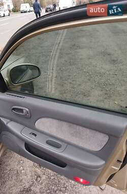 Седан Kia Magentis 2001 в 