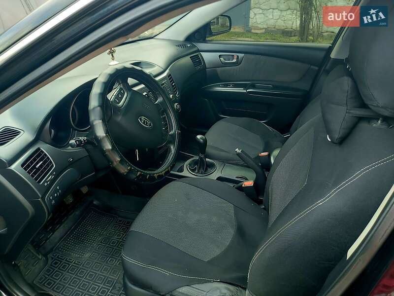 Седан Kia Magentis 2008 в Каменском