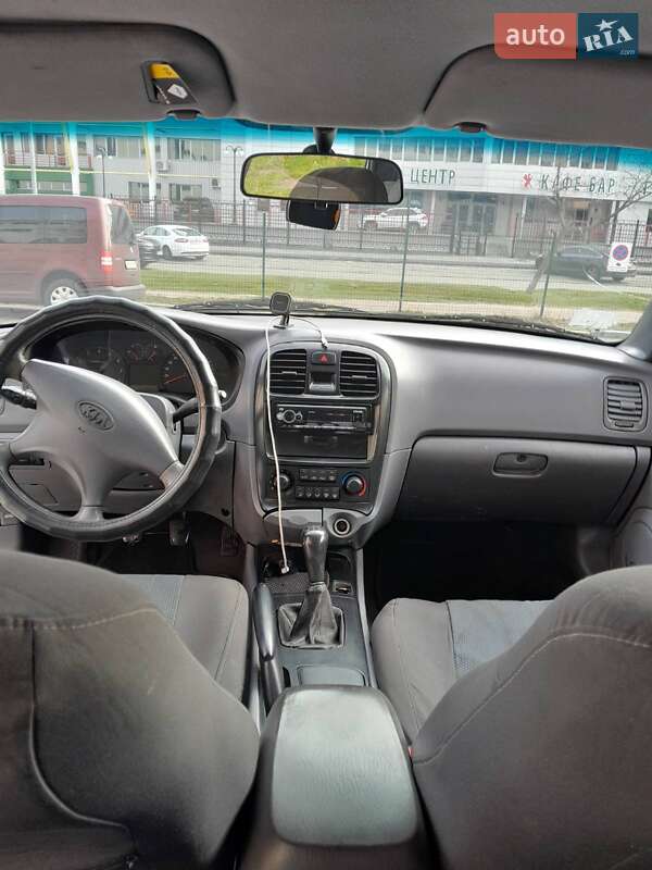 Седан Kia Magentis 2002 в Києві