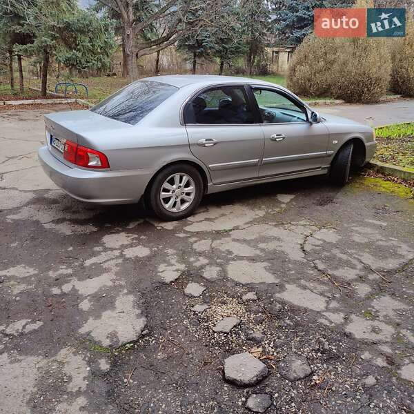 Седан Kia Magentis 2003 в Могилев-Подольске
