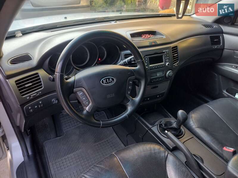 Седан Kia Magentis 2008 в Львове