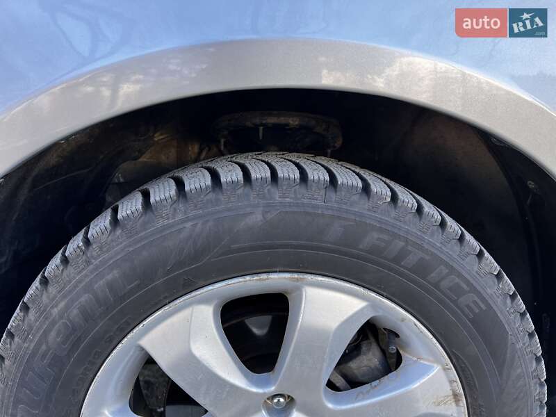Седан Kia Magentis 2008 в Львові