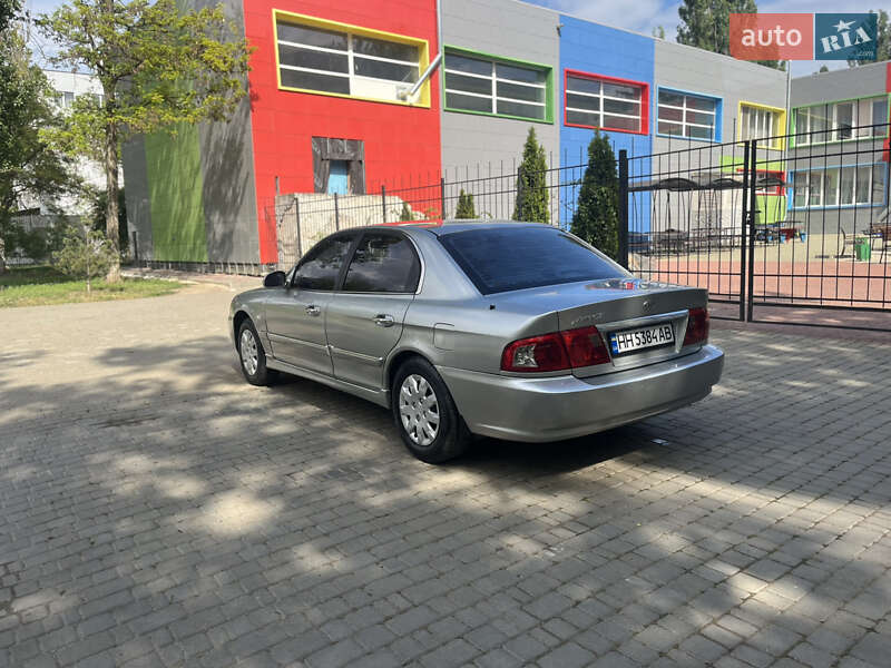 Седан Kia Magentis 2002 в Одессе