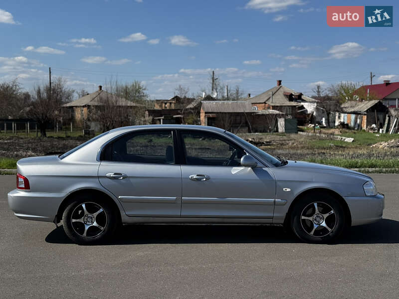 Седан Kia Magentis 2006 в Славянске