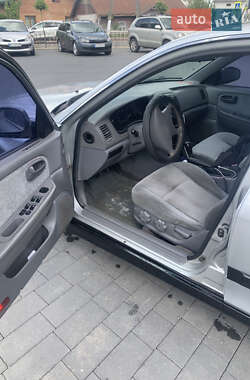 Седан Kia Magentis 2003 в 