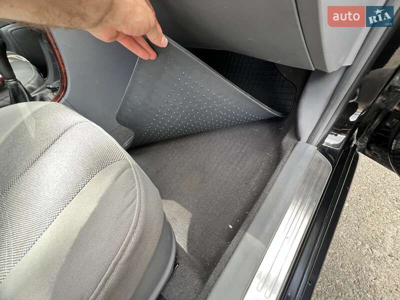 Седан Kia Magentis 2004 в Луцке