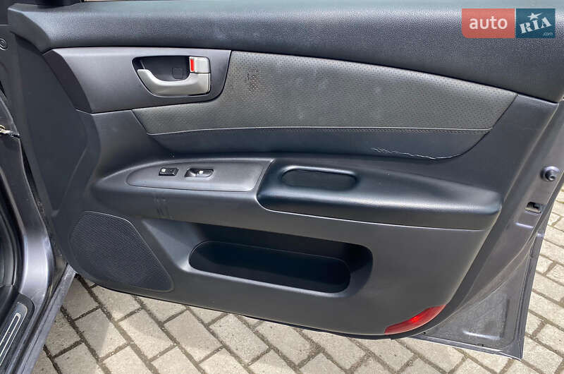 Седан Kia Magentis 2006 в Ровно