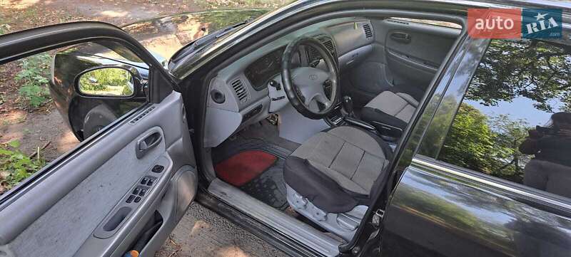 Седан Kia Magentis 2006 в Днепре