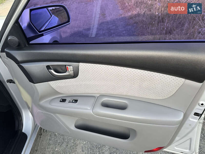 Седан Kia Magentis 2008 в Києві