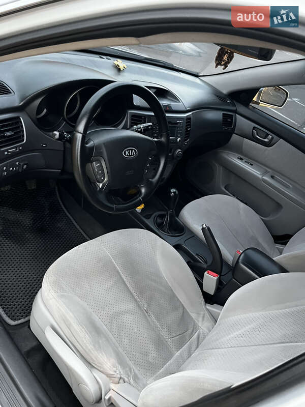 Седан Kia Magentis 2008 в Києві