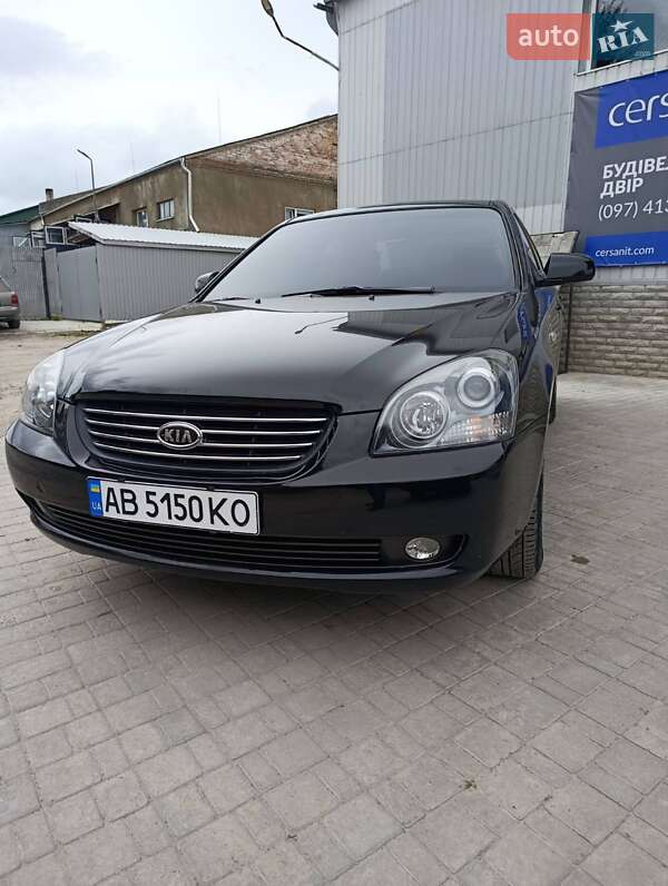 Седан Kia Magentis 2005 в Хмельнике
