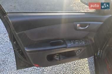 Седан Kia Magentis 2006 в  фото 3 Седан Kia Magentis 2006 в