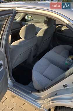 Седан Kia Magentis 2003 в 