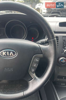 Седан Kia Magentis 2009 в 