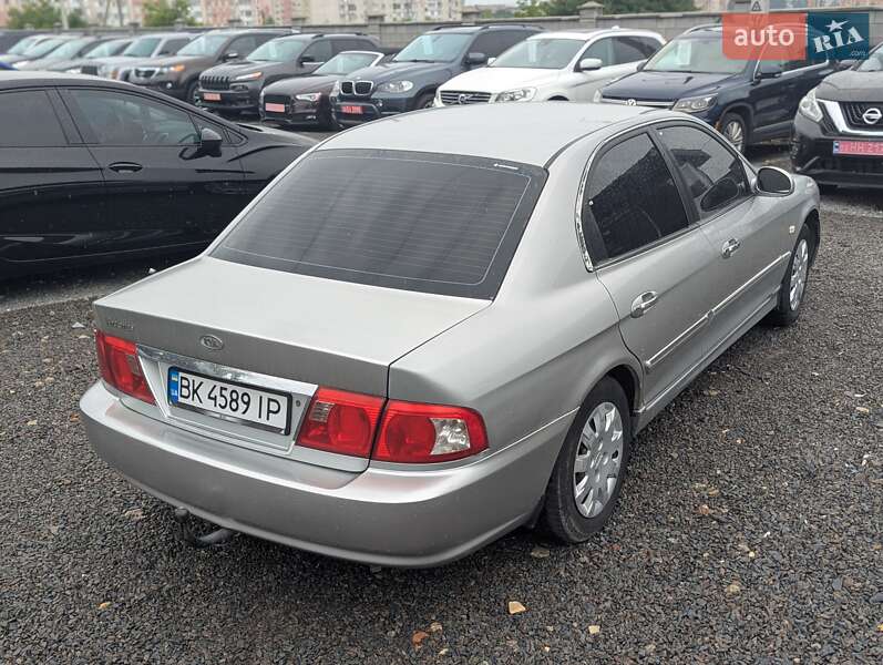 Седан Kia Magentis 2006 в Ровно