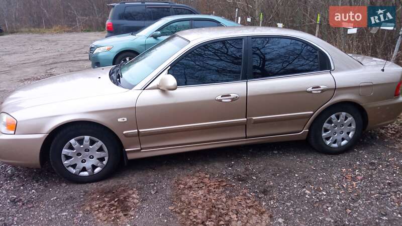 Седан Kia Magentis 2004 в Києві