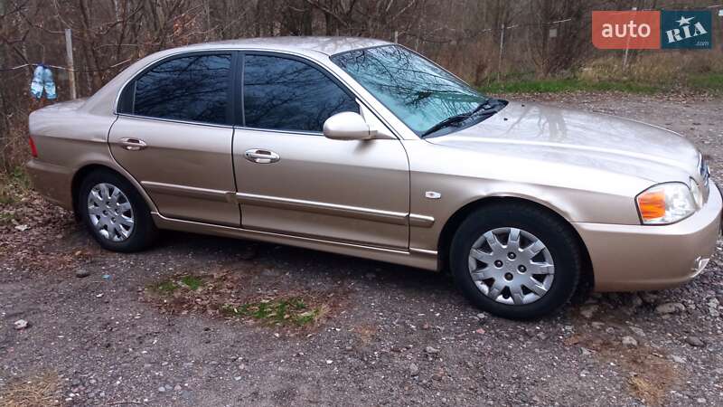 Седан Kia Magentis 2004 в Києві