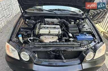 Седан Kia Magentis 2003 в Ужгороді