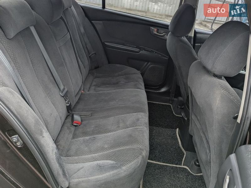 Седан Kia Magentis 2007 в Староконстантинове