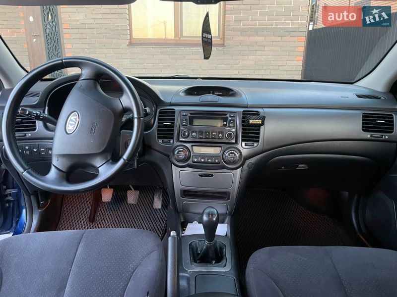 Седан Kia Magentis 2005 в Немирове