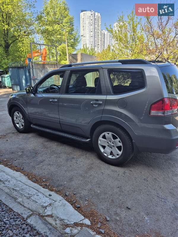 Позашляховик / Кросовер Kia Mohave 2010 в Києві