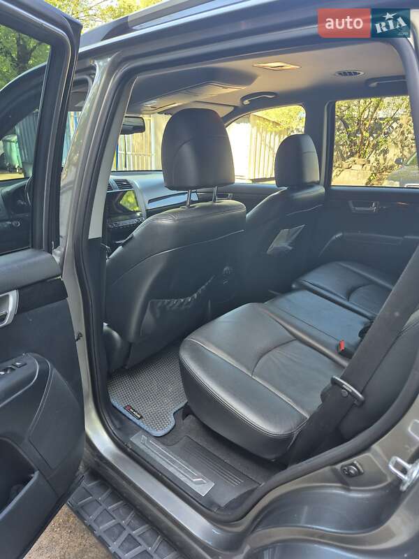 Позашляховик / Кросовер Kia Mohave 2010 в Києві