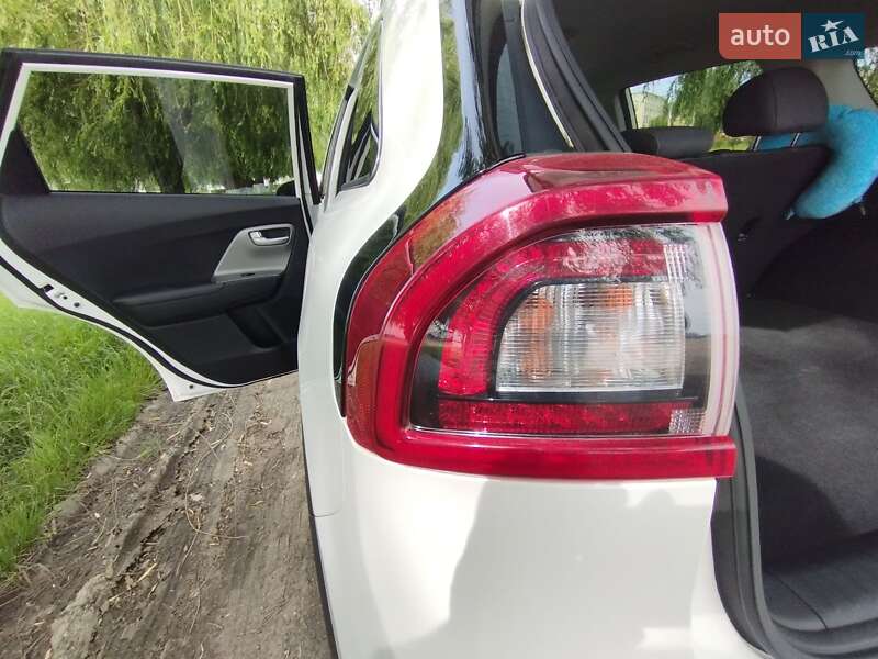 Позашляховик / Кросовер Kia Niro 2017 в Овідіополі фото 8 Позашляховик / Кросовер Kia Niro 2017 в Овідіополі