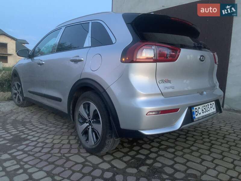 Внедорожник / Кроссовер Kia Niro 2017 в Львове